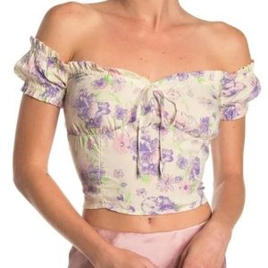 I ACCEPT OFFERS!  Nordstrom Floral Cropped Blouse. Excellent Condition.